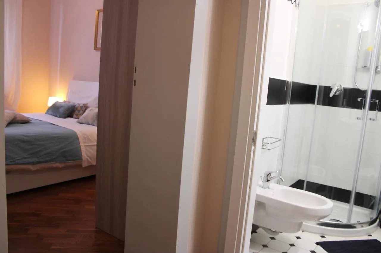 Bed & Breakfast Irnerio Rooms Bologna Italy